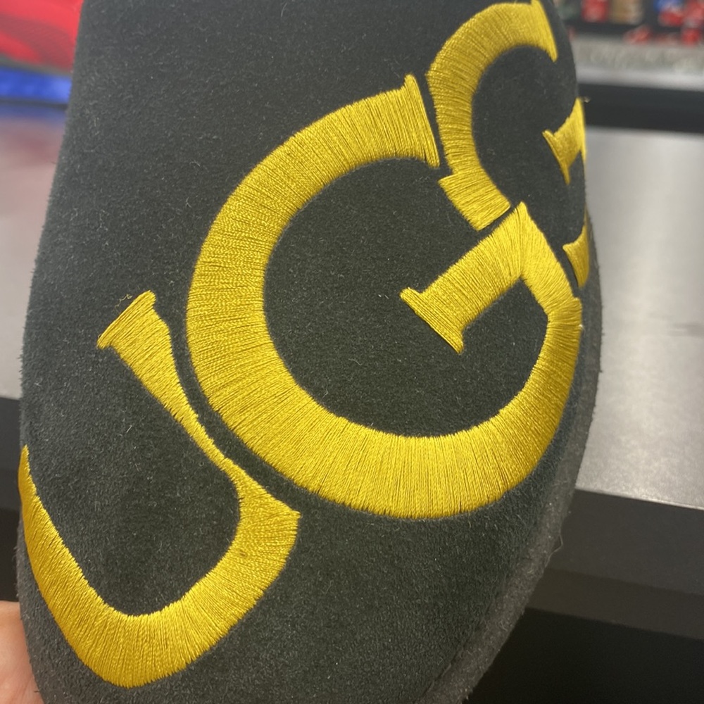 NWT UGG slippers for men black with gold logo sizes 11;12&13 - Picture 2 of 10